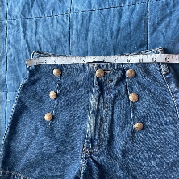 Zara denim shorts with golden buttons. Size 2 - Picture 7 of 10